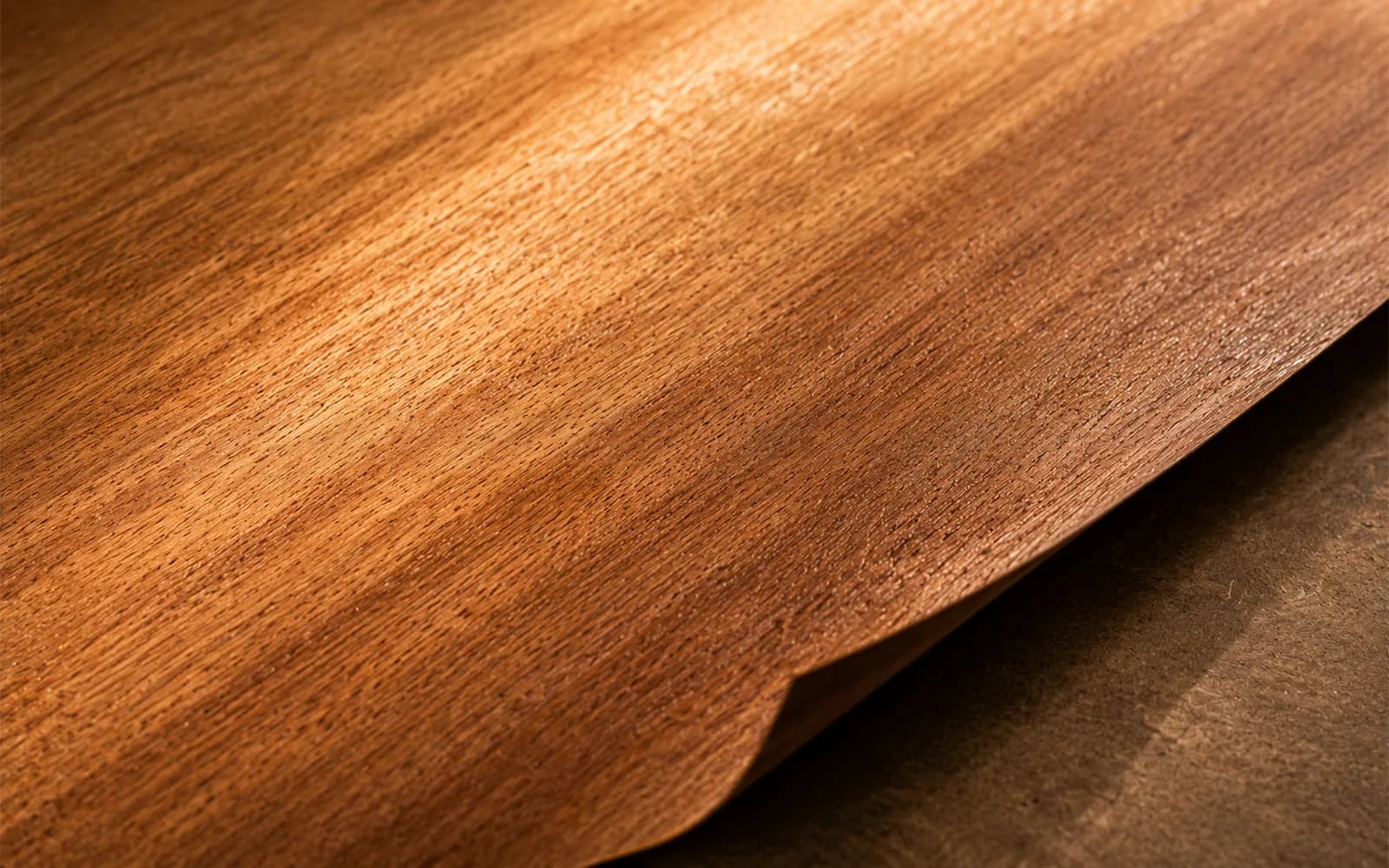 Gurjan face veneer grain detail